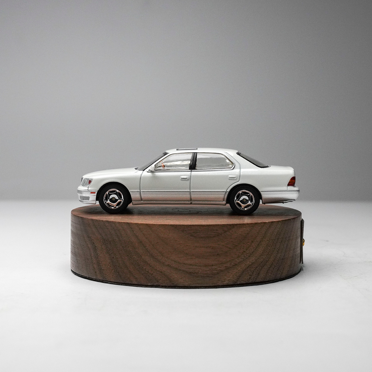 Коллекционная модель автомобил – обзор и цена Die Cast Car 1 64